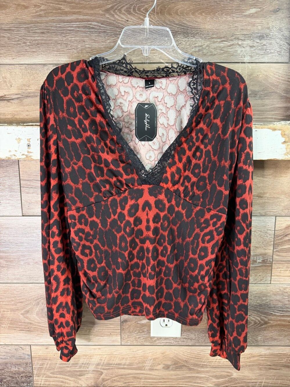 SOLY HUX NWT Women’s Large Red Leopard Print Lace Trim V-Neck Long Sleeve Top